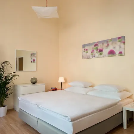 Aparthotel Old Town 3*